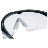 uvex apache spec - profesionální ochrana zraku pro speciální jednotky, speciální síly a armády. Brýle uvex apache goggle přesvědčí maximální robustností, moderním, sportovním designem a vynikajícím komfortem při nošení. Straničkové brýle uvex apache spec s nehořlavým náhlavním obloukem a permanentní úpravou proti zamlžení (AntiFog) poskytují spolehlivou ochranu. Dodávají se v sadě s pouzdrem na brýle a náhradními zorníky v oranžové barvě a v šedé barvě s protisluneční ochranou.